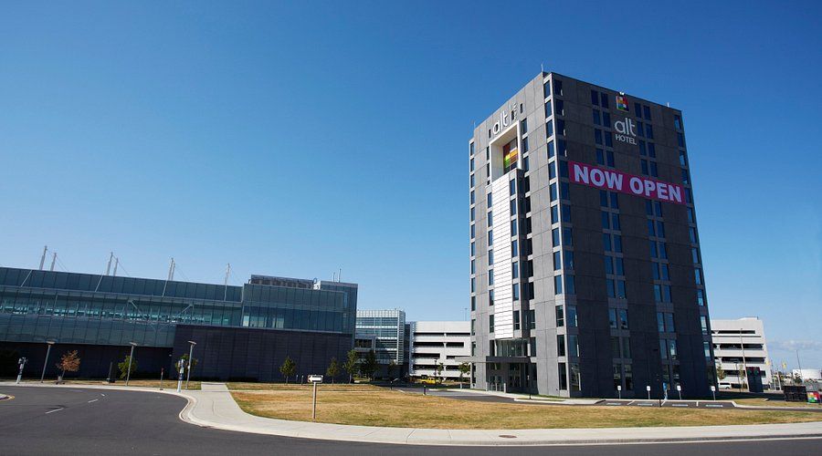 ALT Hotel Toronto Pearson near YYZ